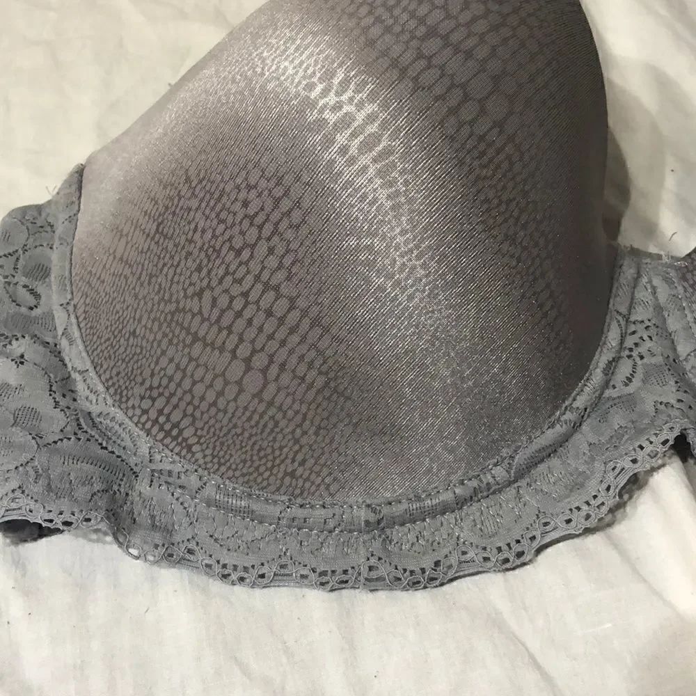 IZOD Bra - Picture 2 of 4